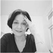 Conocimientos de manualidades, tejido a gancho, costura básica, cocina, etc