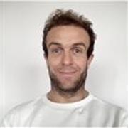 Profesor con perfil en economía y marketing con experiencia en clases univeristarias 