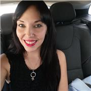 Profesora de lenguaje ofrece clases a alumnos adultos y pequeños