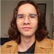 Maestro de ingles en línea especializado en clases de enfoque conversacional para jóvenes y adultos jóvenes