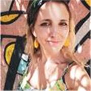 Profesora de diseño gráfico: creativa, maja y apasionada por la enseñanza. Todos los niveles para estudiantes a partir de 13 años.