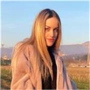 Disponibile ad aiutare nei compiti di diverse materie