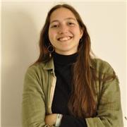 Estudiante de 3º de Psicología con experiencia en trato con niños y adolescentes y en apoyo escolar.