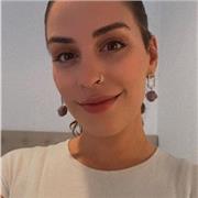 Psicóloga con amplia formación de inglés, cuento con examen First Certificate y examen en UK que me niveló a C2 (advanced)