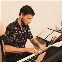 Clases de piano para todas las edades y niveles