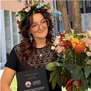 Studentessa universitaria offre aiuto compiti e ripetizioni di varie materie