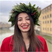 Laureata in Mediazione linguistica e culturale, impartisco lezioni di lingue ma anche altre materie umanistiche