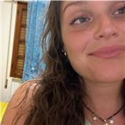 pronta ad aiutare qualunque bambino di elementari e medie che abbia bisogno con i compiti