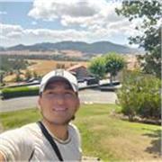 Me defino como una persona muy sociable, alegre y carismática. Siempre intentado una mejor versión cada día, a futuras promesas 