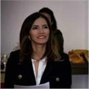 Profesora titulada en Ciencias Políticas con Máster en Relaciones Internacionales, Doctora en Formación en tecnologías emergentes.