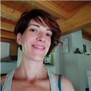 Mamma laureata in relazioni pubbliche e pubblicità per ripetizioni bambini scuola primaria