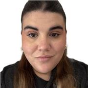 Hola, soy Marta, estudiante de Finanzas y Contabilidad en la Universidad de Sevilla. Me gusta tratar con niños/as (hasta los 12).