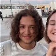 Vous souhaitez parler couramment anglais sans avoir à apprendre par cœur dans des manuels ? Contactez-moi, et je vous aiderai.