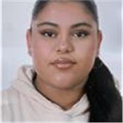 estudiante de 18 con nivel de inglés B2-C1 que al tener dicho nivel puede dar clase desde alumnos más jóvenes hasta más mayores 