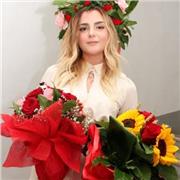 Laureata magistrale in Lingue impartisce lezioni di inglese e spagnolo ad alunni dai 6 ai 19 anni