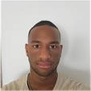 Estudiante universitario con buen expediente académico que busca enseñar en sus ratos libres