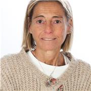 Profesora de contabilidad imparte clases presenciales y tambien online