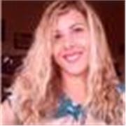 Profesora imparte clases de primaria