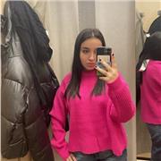 studentessa del quinto anno da ripetizioni di letteratura italiana, inglese, diritto, storia