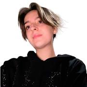 Estudiante de Grado en Diseño y Tecnologías Creativas en la UPV, con 5 años de experiencia estudiando en el ámbito artístico