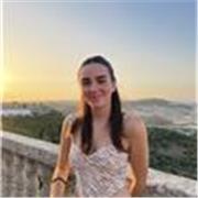 Impartiré clases de Inglés, hasta un nivel de C.1.1. Me dirijo a un público desde infantil hasta segundo de bachillerato.