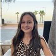 Me considero una persona activa y con muchas ganas de enseñar. Tengo la titulación de enseñanza de ELE