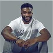 Englisch Tutor der vielen Kindern eine freude Bereitet.