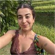 Me encanta acompañar a niños y niñas en su aprendizaje. Soy responsable, paciente y cercana, ofreciendo refuerzo escolar y cuidado