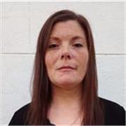 Profesora de lengua imparte clases de apoyo a niños de todas las edades