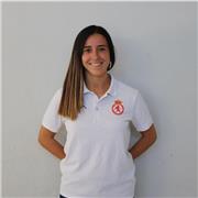 Soy una persona graduada en Psicología, considero que estoy capacitada para impartir todas las materias, he dado clases particulares a domicilio y estoy siempre rodeada de niño a los que he ayudado con sus tareas siempre