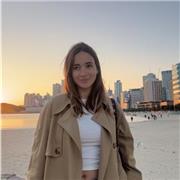 Enfermera, conocimiento de ciencias y letras y nivel alto de inglés