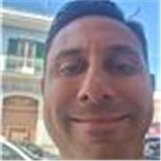 Esperto di economia e finanza offre lezioni per ragazzi e adulti