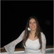Soy Belén, estudiante con nivel B2 en inglés, y doy clases a principiantes de forma clara y cercana.