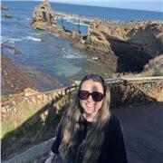 Son Educadora Social e poido reforzar as diferentes materias de cursos inferiores a 2 da ESO así como atender a posibles NEAE😁