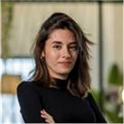 Directora de arte en agencia creativa imparto clases de diseño grafico online. 