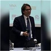 Offro lezioni sia in presenza che on line a studenti della scuola superiore ed Universitari.