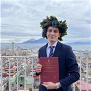 Laureato in scienze e tecniche di psicologia cognitiva. Offro lezioni private per quel che concerne la psicologia e le materie affini. Disponibile nel dare ripetizioni per materie di scuola superiore, prettamente umanistiche
