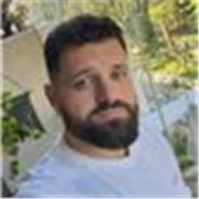 Profesor de Lengua Española, Latín y Griego especializado en alumnos de segundo ciclo de ESO y Bachiller