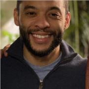 Engenheiro formado pela Escola Politécnica da USP (Poli-USP). Ao longo dos ultimos 15 anos apaixonado por ensinar matemática