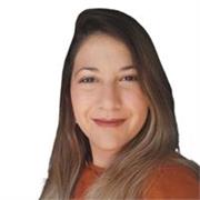 Profesora de Inglés con estudios en lingüística y experiencia con niños, adolescentes y adultos. 