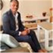 Aulas de inglês presencial e online para crianças e adultos