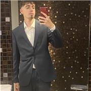Recién graduado de la ESO en Luis Bueno Crespo, tengo un nivel en inglés avanzado y un diploma de idiomas en la educación primaria