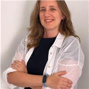 Profesional independiente enfocada en liderazgo e inteligencia emocional