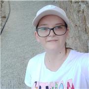 Soy periodista y puedo ayudar a los niños de primaria a realizar sus deberes de catalán y castellano.