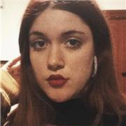 Estudiante universitaria de filología inglesa imparte clases