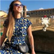 Insegnante con laurea specialistica al Conservatorio impartisce lezioni di pianoforte e musica