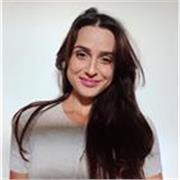 Laureata in lingue con esperienza nell'insegnamento dell'inglese di oltre dieci anni, impartisce ripezioni di lingua inglese