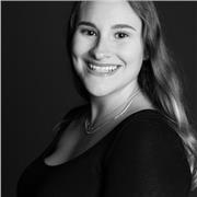 Profesora de inglés en escuela infantil apta para dar clases de repaso en primaria.