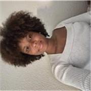 Étudiante en L3, je donne des cours et aide les plus jeunes pour leurs devoirs 