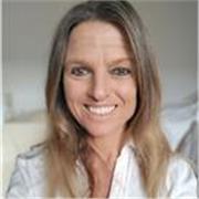 Erfahrene freiberufliche Übersetzerin und Englischtrainerin mit langjähriger Unterrichtspraxis